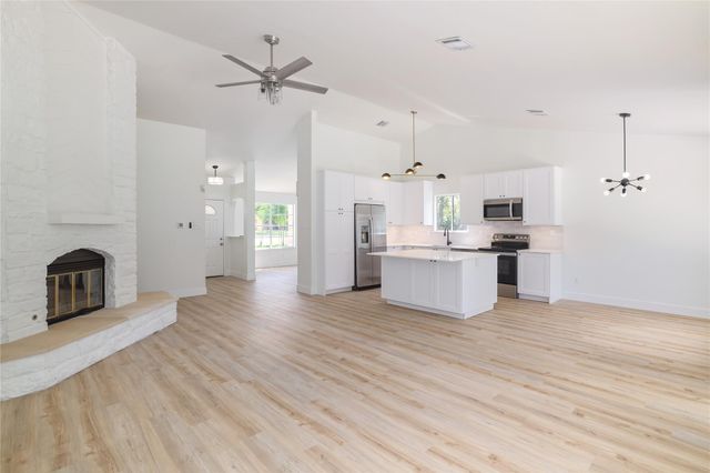 2502 W Messick LOOP, Round Rock, TX 78681