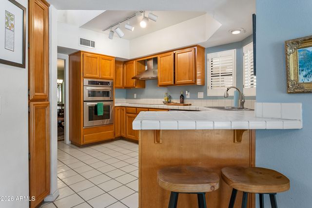 10863 N 10TH Place, Phoenix, AZ 85020