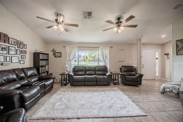 3410 TIMBERLAKE RD N, Lakeland, FL 33810