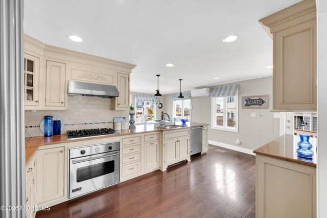 76 Jennie Drive, Manahawkin, NJ 08050