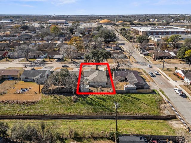 10807 Segrest Drive, Houston, TX 77047