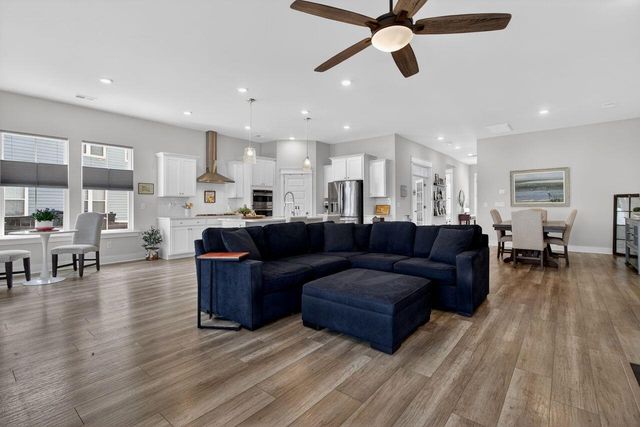 188 Helena Park Drive, Summerville, SC 29486