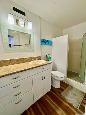 425 Ena Road 302B, Honolulu, HI 96815