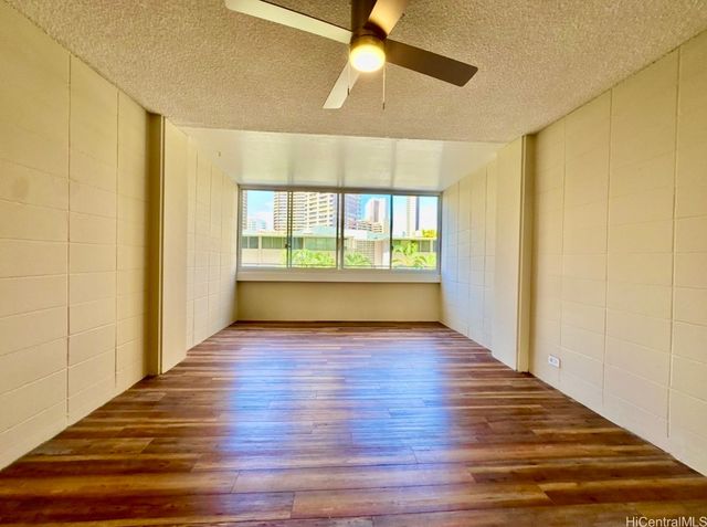 425 Ena Road 302B, Honolulu, HI 96815