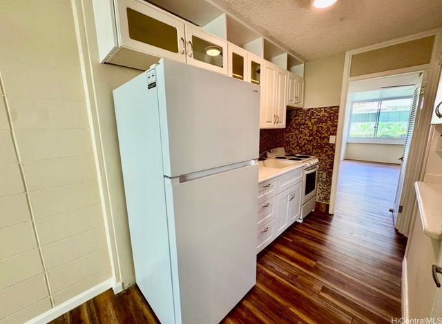 425 Ena Road 302B, Honolulu, HI 96815