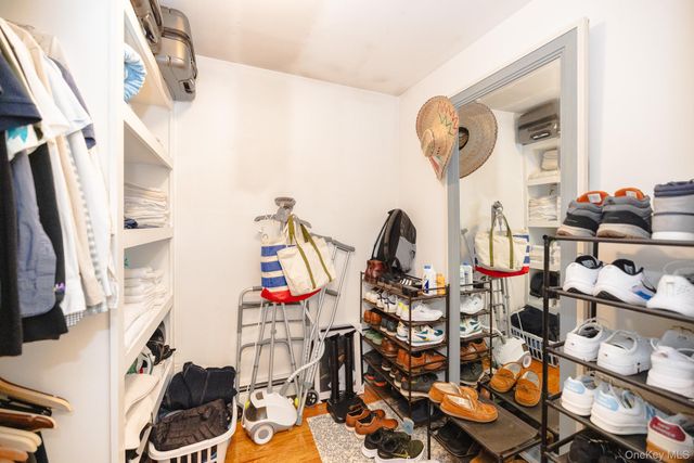 94 Kings Drive, Riverhead, NY 11901