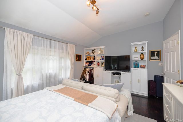 94 Kings Drive, Riverhead, NY 11901