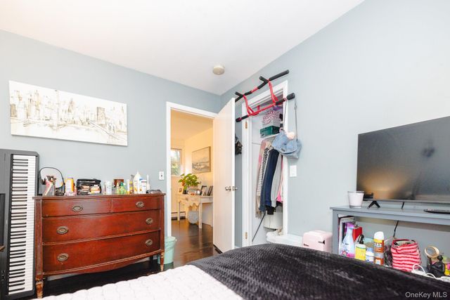 94 Kings Drive, Riverhead, NY 11901