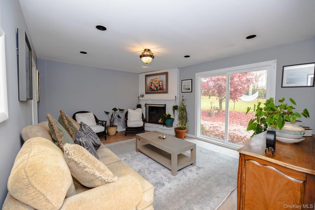 94 Kings Drive, Riverhead, NY 11901