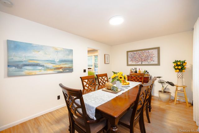 94 Kings Drive, Riverhead, NY 11901