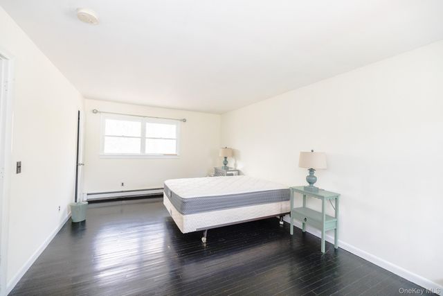 94 Kings Drive, Riverhead, NY 11901