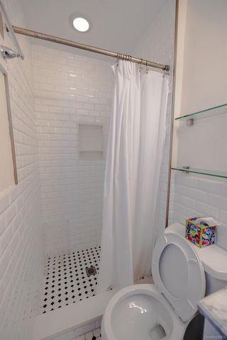 94 Kings Drive, Riverhead, NY 11901