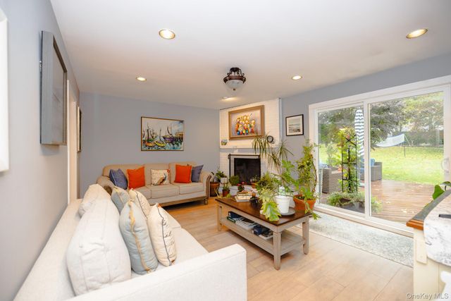 94 Kings Drive, Riverhead, NY 11901