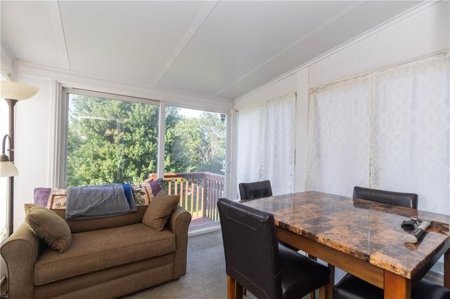 1902 NE Lake Drive, Smithville, MO 64089