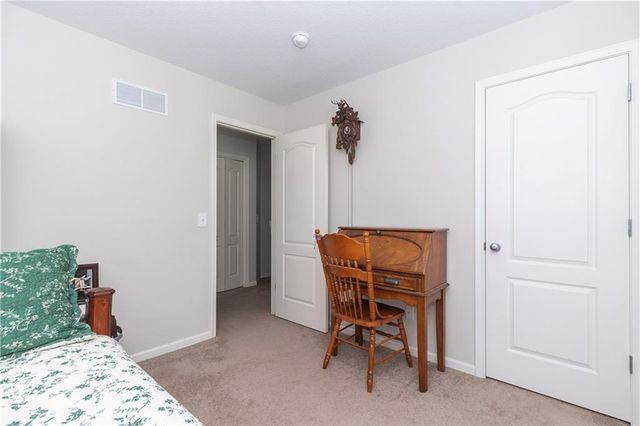 1902 NE Lake Drive, Smithville, MO 64089