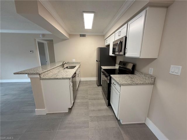 5317 Summerlin RD # 1703, Fort Myers, FL 33919