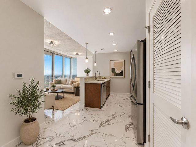 5925 Almeda Road 11702, Houston, TX 77004