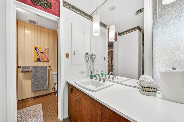 5327 Valkeith Drive, Houston, TX 77096