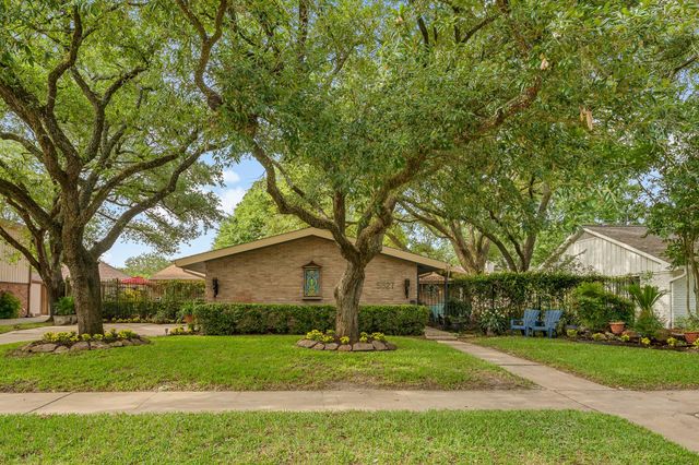 5327 Valkeith Drive, Houston, TX 77096