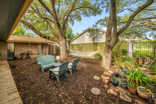 5327 Valkeith Drive, Houston, TX 77096