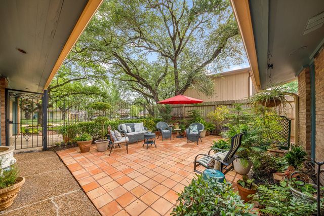 5327 Valkeith Drive, Houston, TX 77096