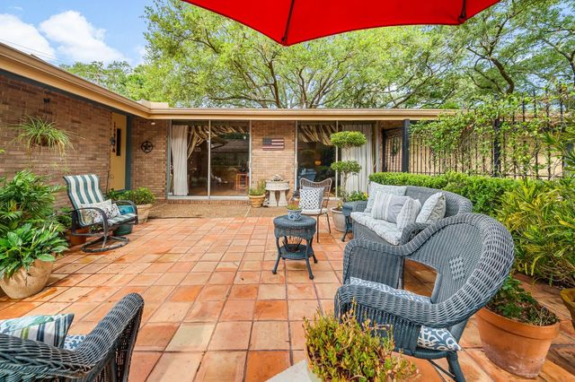 5327 Valkeith Drive, Houston, TX 77096