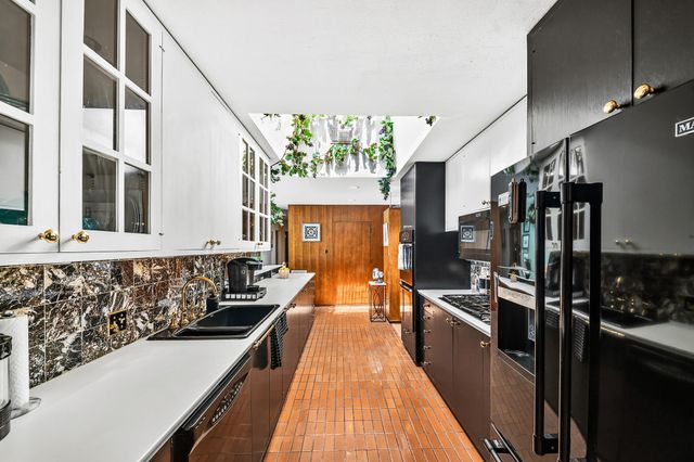 5327 Valkeith Drive, Houston, TX 77096