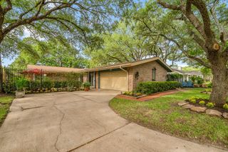 5327 Valkeith Drive, Houston, TX 77096