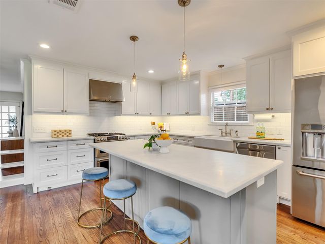 907 Aurora Street, Houston, TX 77009