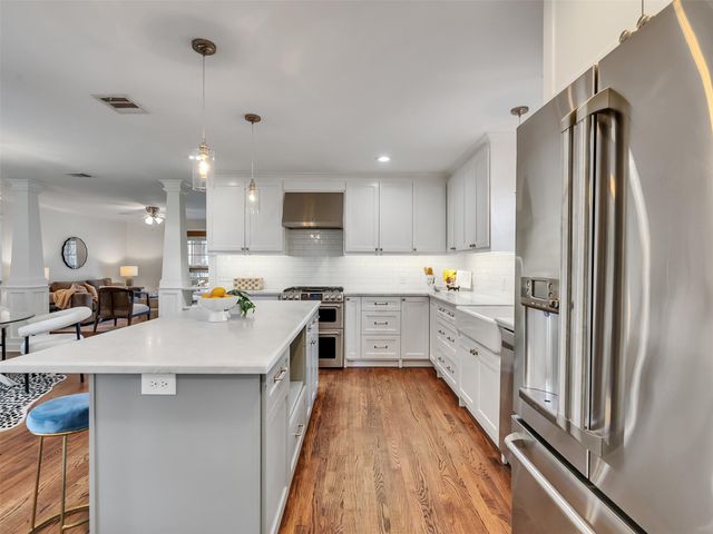 907 Aurora Street, Houston, TX 77009