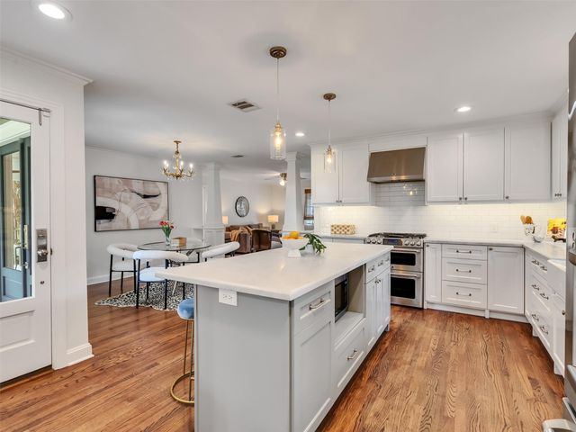 907 Aurora Street, Houston, TX 77009