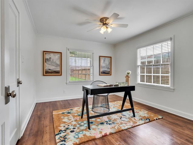 907 Aurora Street, Houston, TX 77009