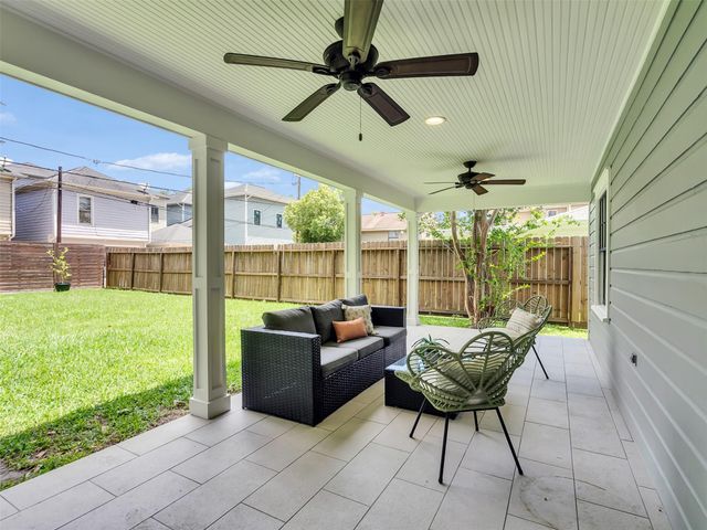 907 Aurora Street, Houston, TX 77009