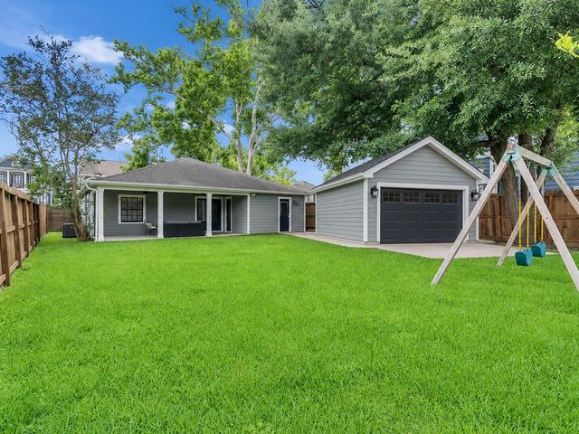 907 Aurora Street, Houston, TX 77009