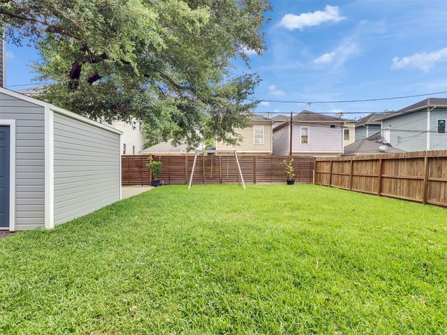 907 Aurora Street, Houston, TX 77009