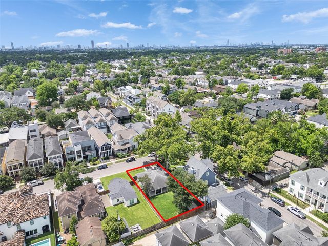 907 Aurora Street, Houston, TX 77009
