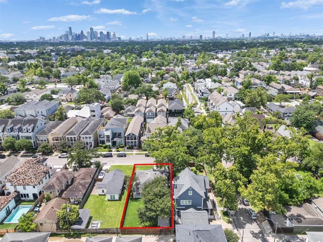 907 Aurora Street, Houston, TX 77009