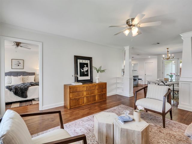 907 Aurora Street, Houston, TX 77009