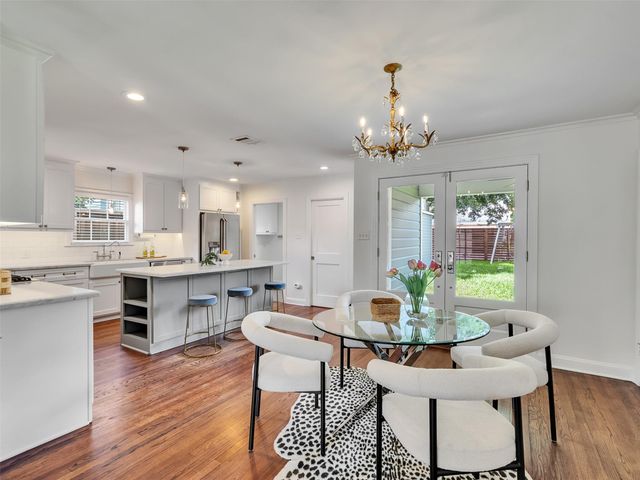 907 Aurora Street, Houston, TX 77009