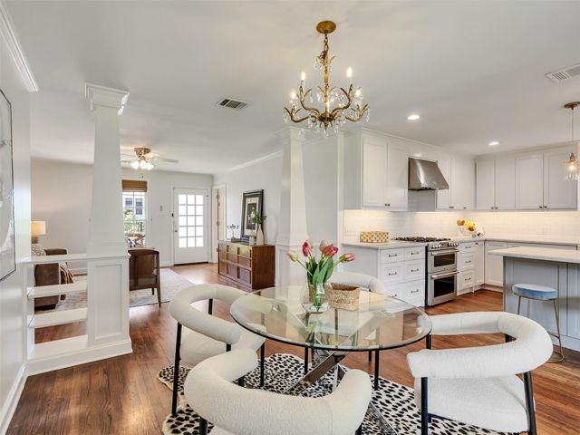 907 Aurora Street, Houston, TX 77009