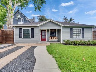 907 Aurora Street, Houston, TX 77009