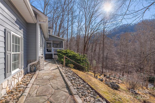 220 George Sutton Road, Waynesville, NC 28785