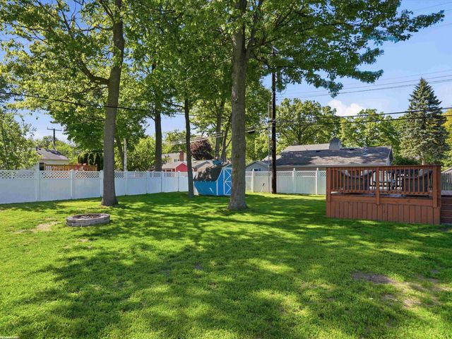 2929 18th Avenue, Port Huron, MI 48060