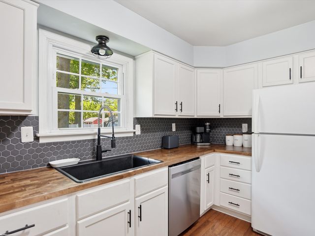 2929 18th Avenue, Port Huron, MI 48060