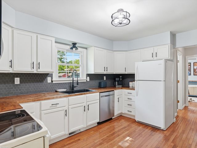 2929 18th Avenue, Port Huron, MI 48060