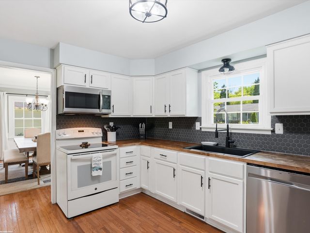 2929 18th Avenue, Port Huron, MI 48060