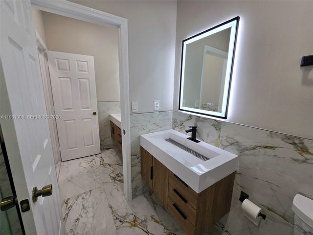 15281 SW 26th Ter, Miami, FL 33185