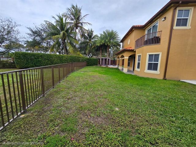 15281 SW 26th Ter, Miami, FL 33185