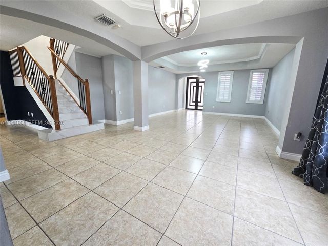 15281 SW 26th Ter, Miami, FL 33185