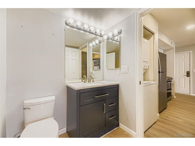 2575 S Syracuse Way M306, Denver, CO 80231